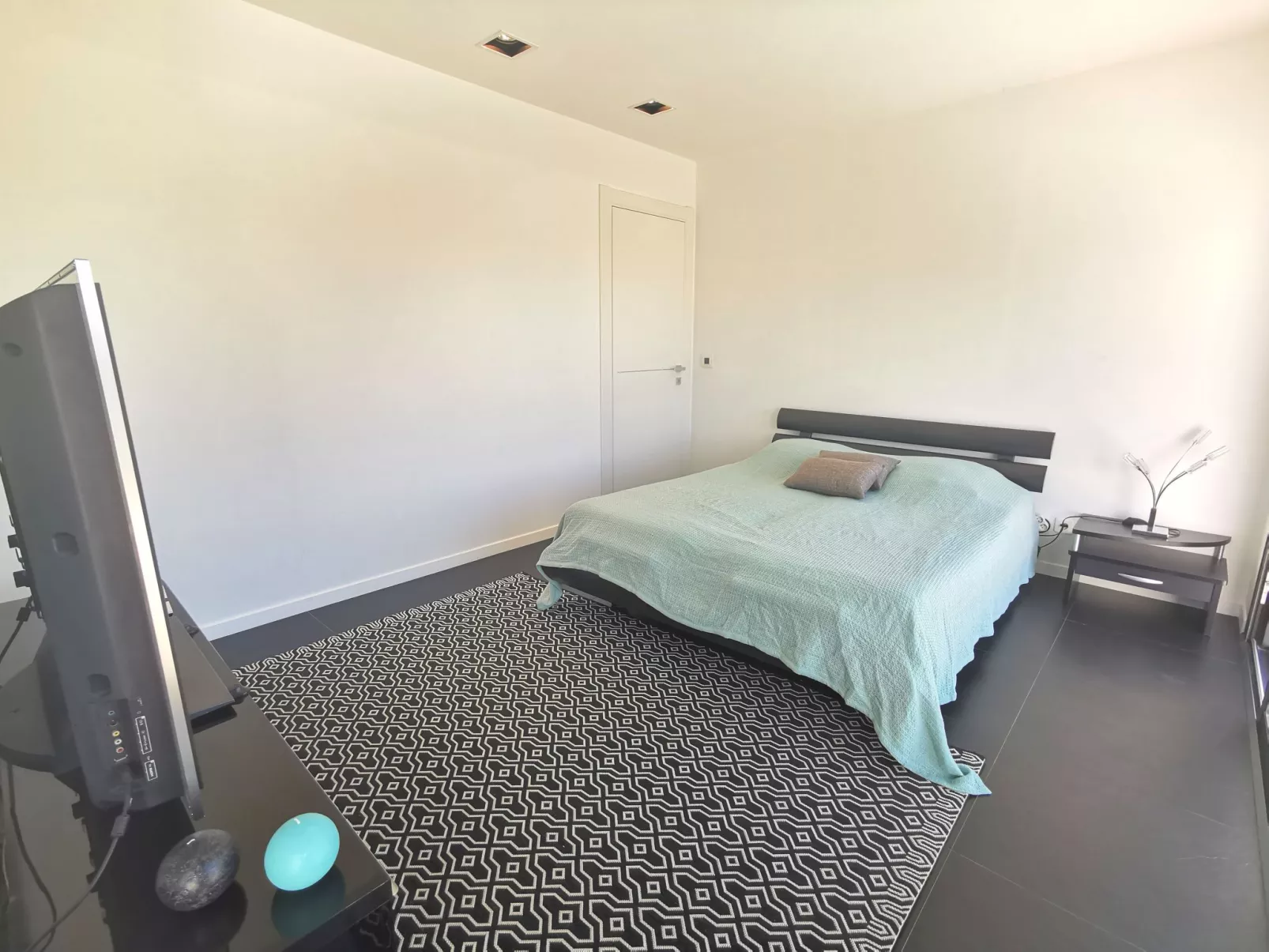 Les Oliviers-Drinnen