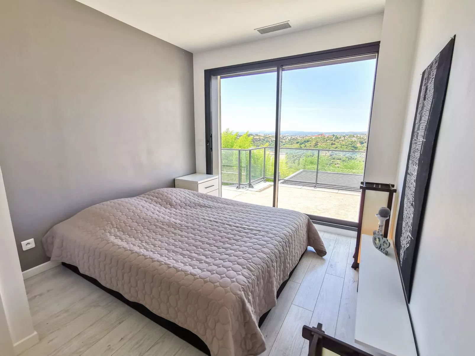 Les Oliviers-Drinnen