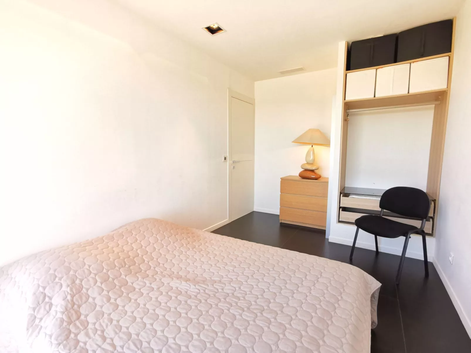 Les Oliviers-Drinnen