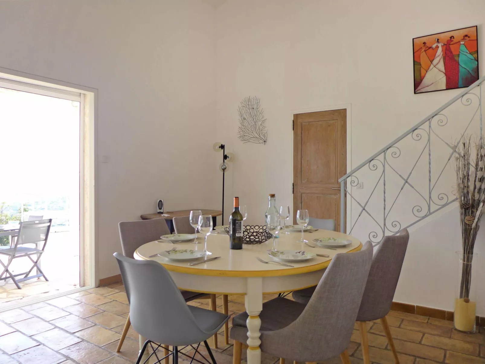 Clos Romain-Inside