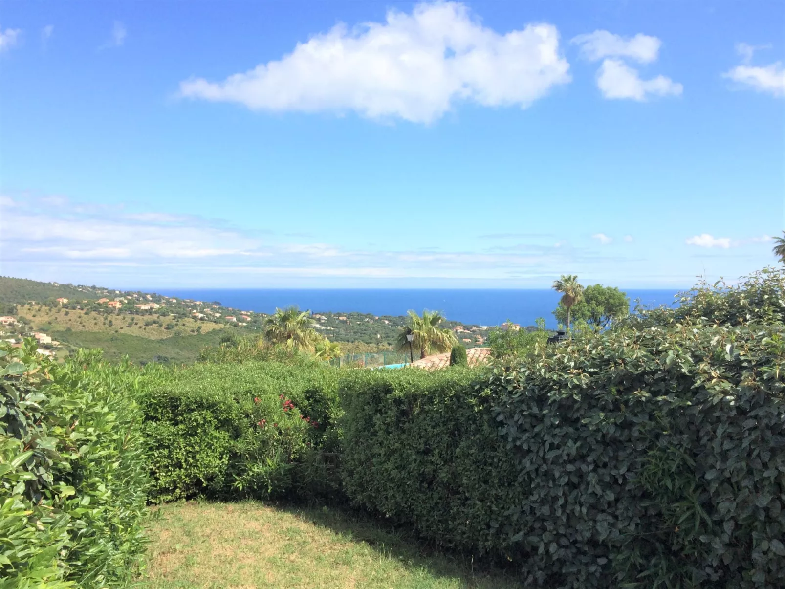 Le Petit Village-Dehors