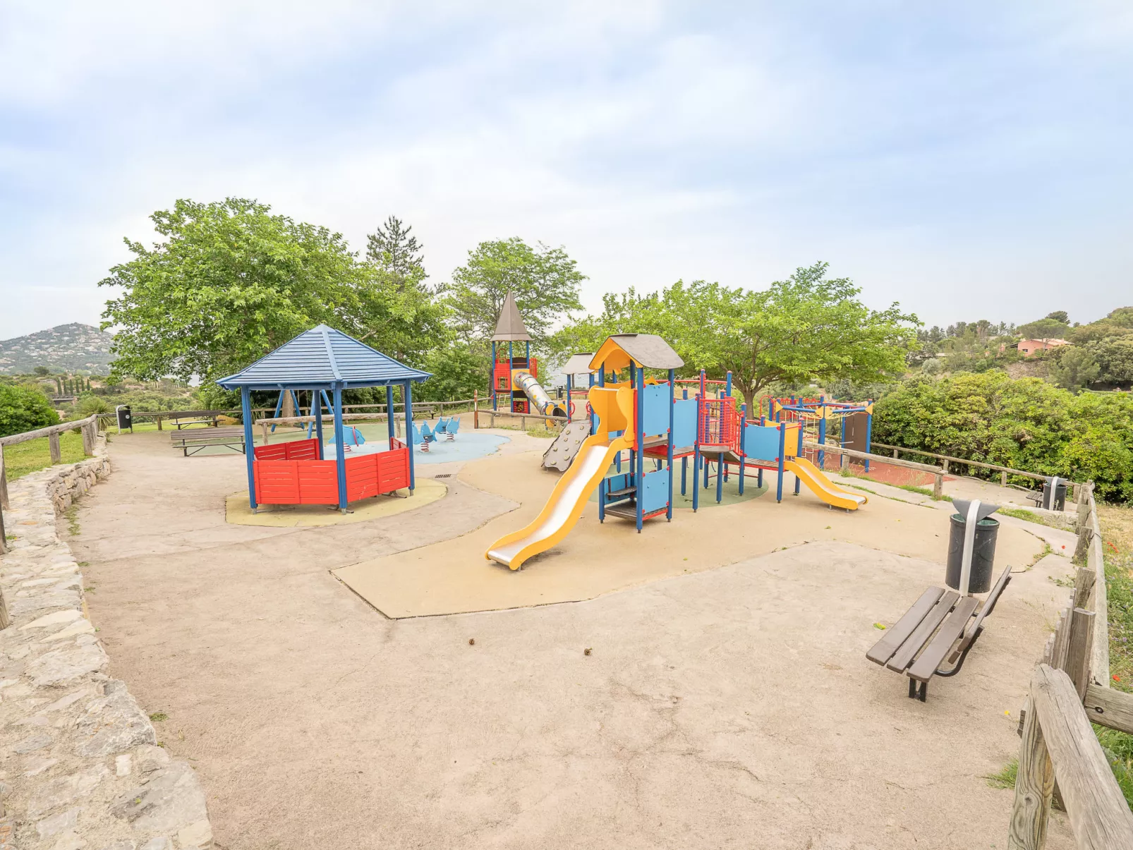 Le Belvédère (V2 013)-Dehors