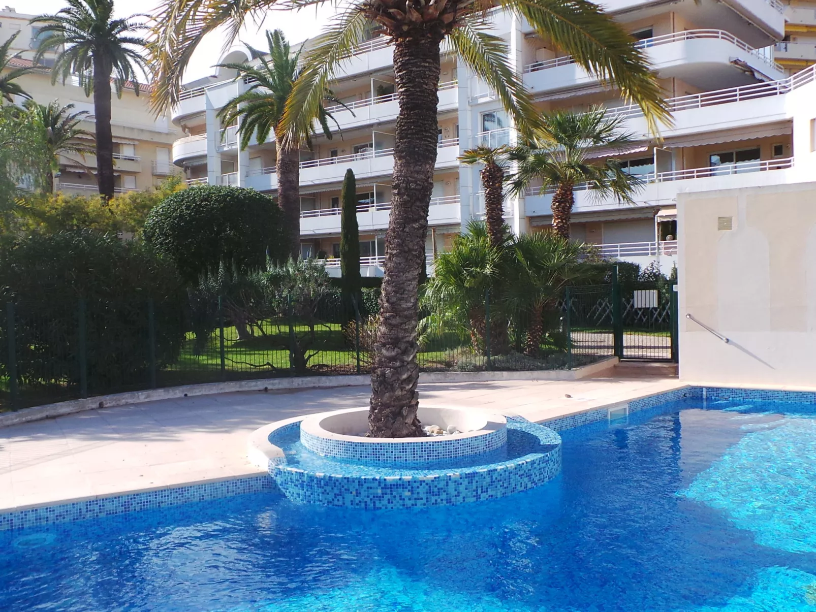 Riviera Park-Outside