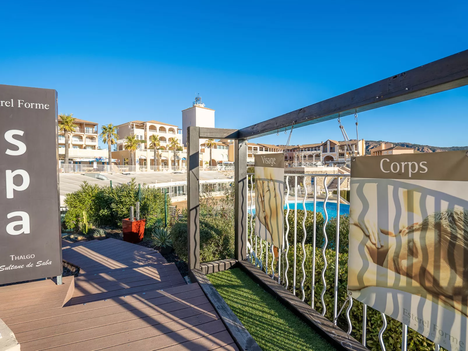 Le Belvédère (V2 013)-Dehors