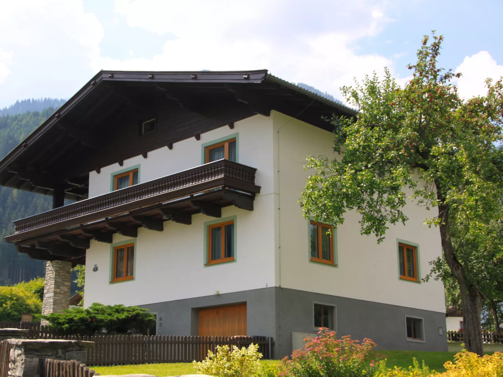 Chalet Alpin-Outside