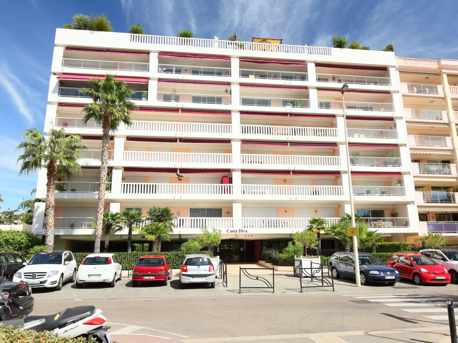 Casta Diva-Outside