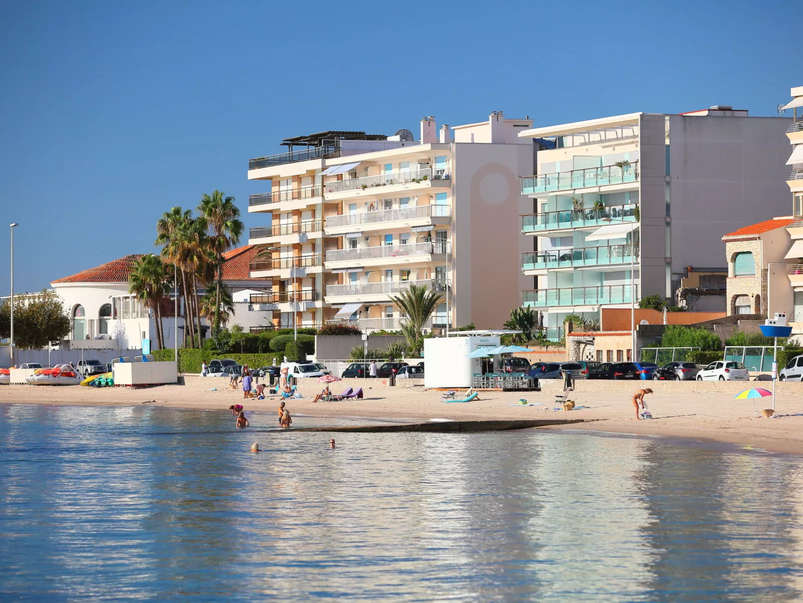 Cannes Bay-Outside