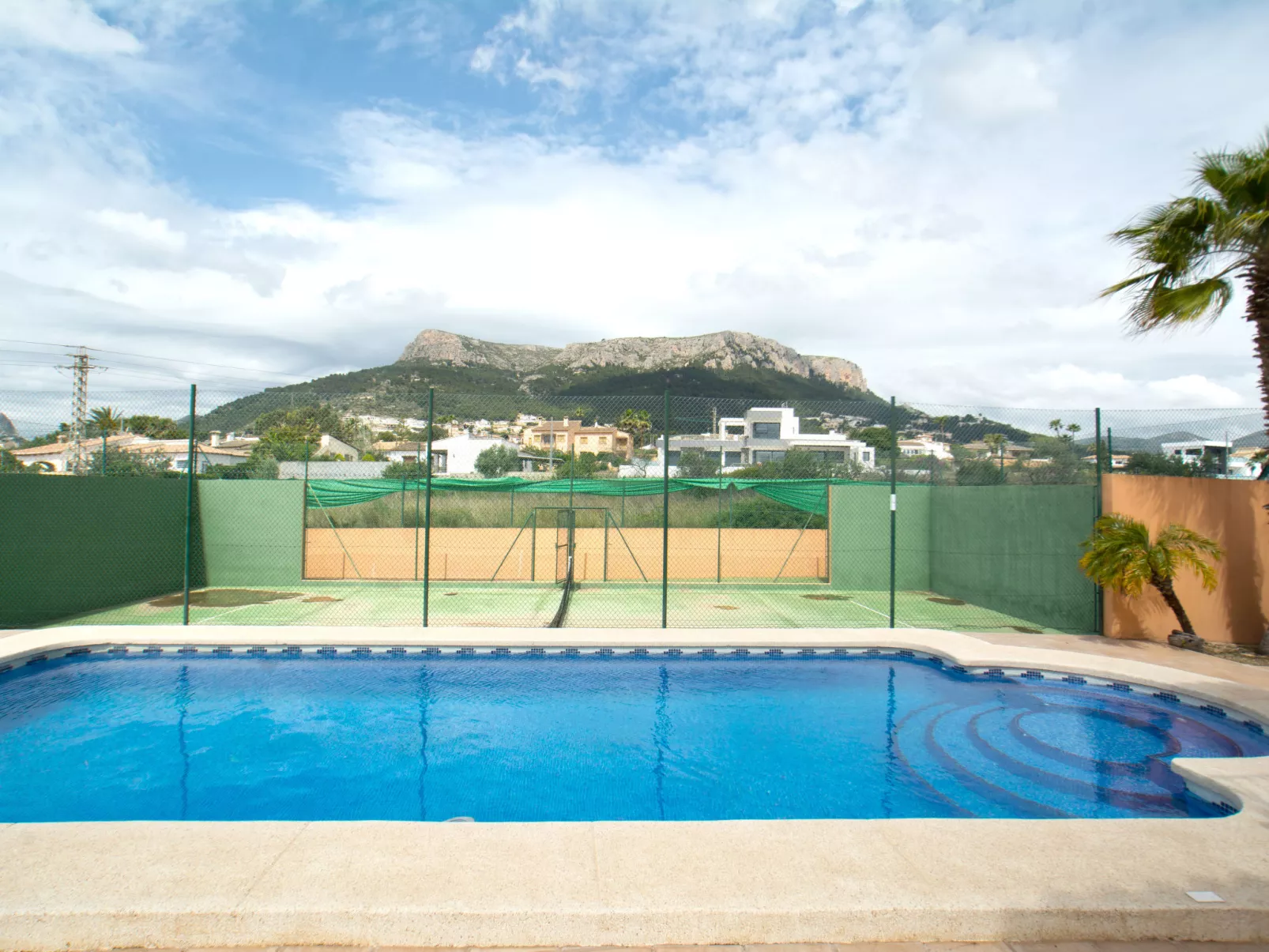 Solpadel-Outside