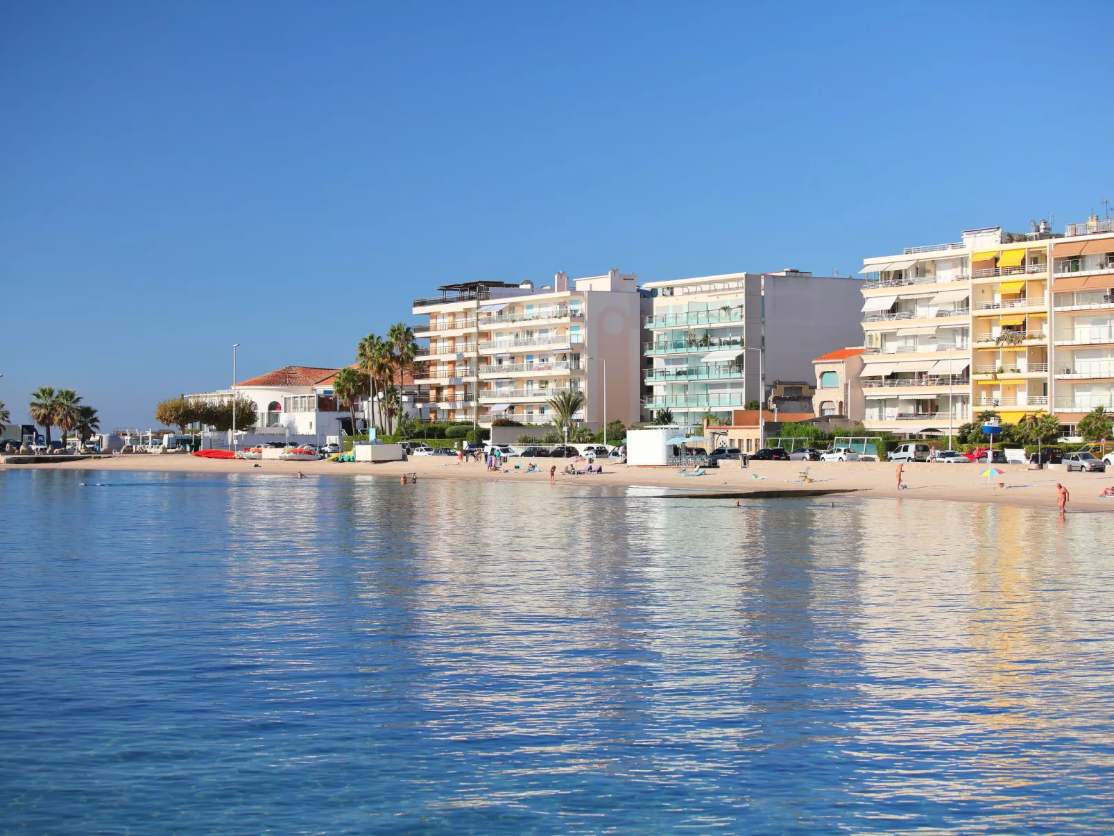 Cannes Bay-Outside