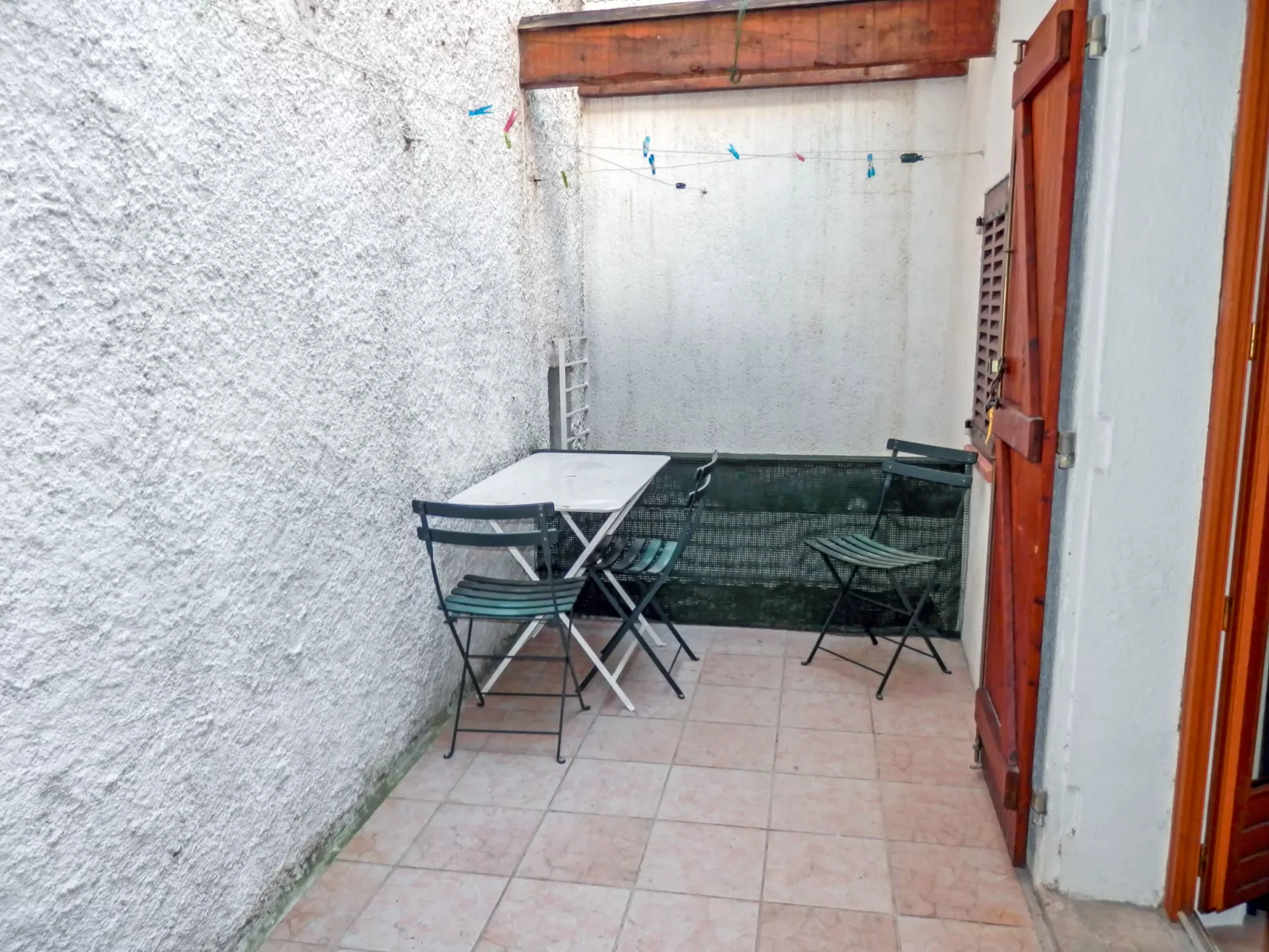 Rue de la Pompe-Outside