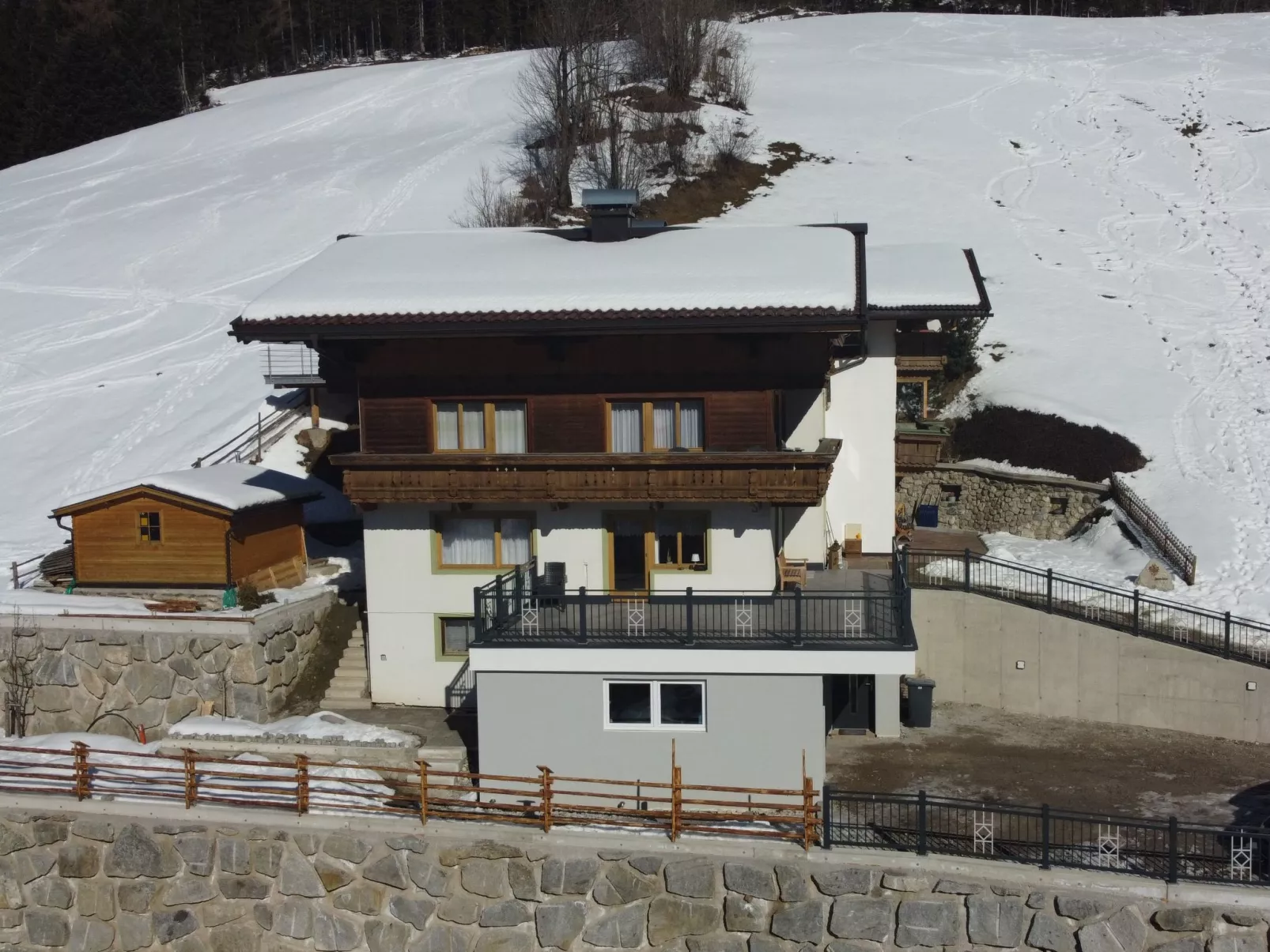 Alpenblick-Outside