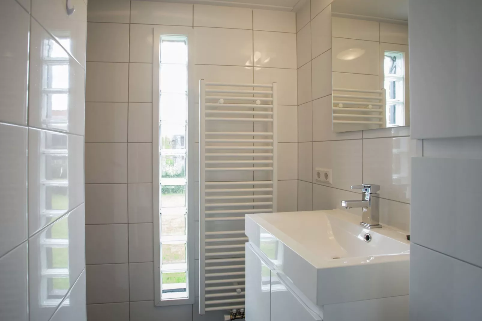 Aan de Oosterschelde-Bathroom