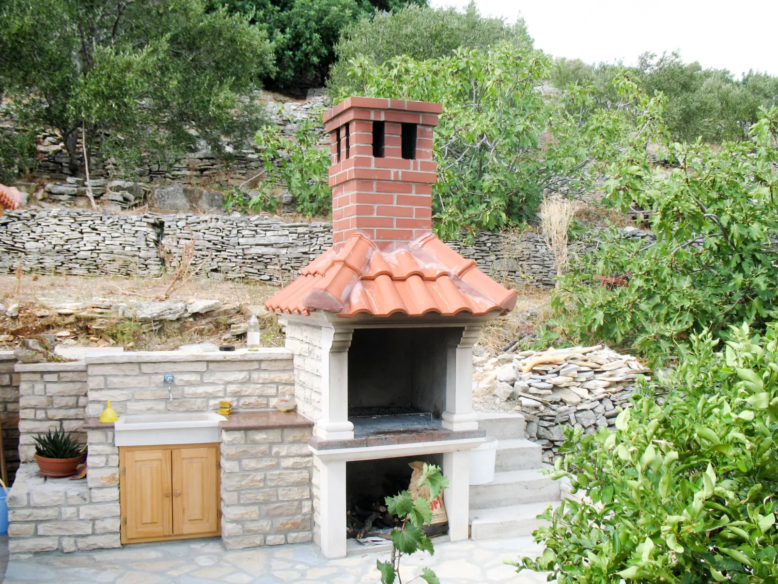 Borovina-Outside