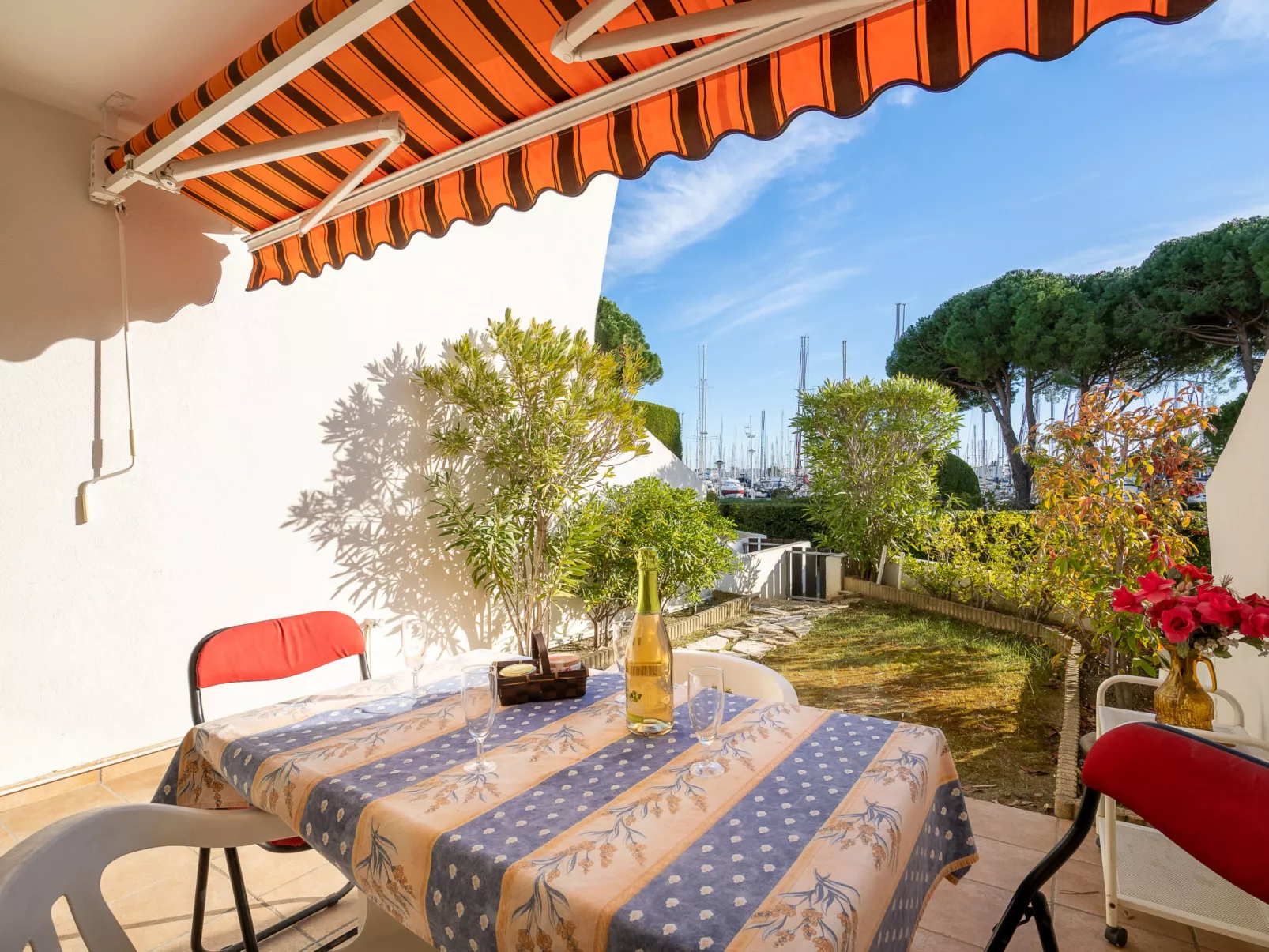 Le Cormoran-Outside