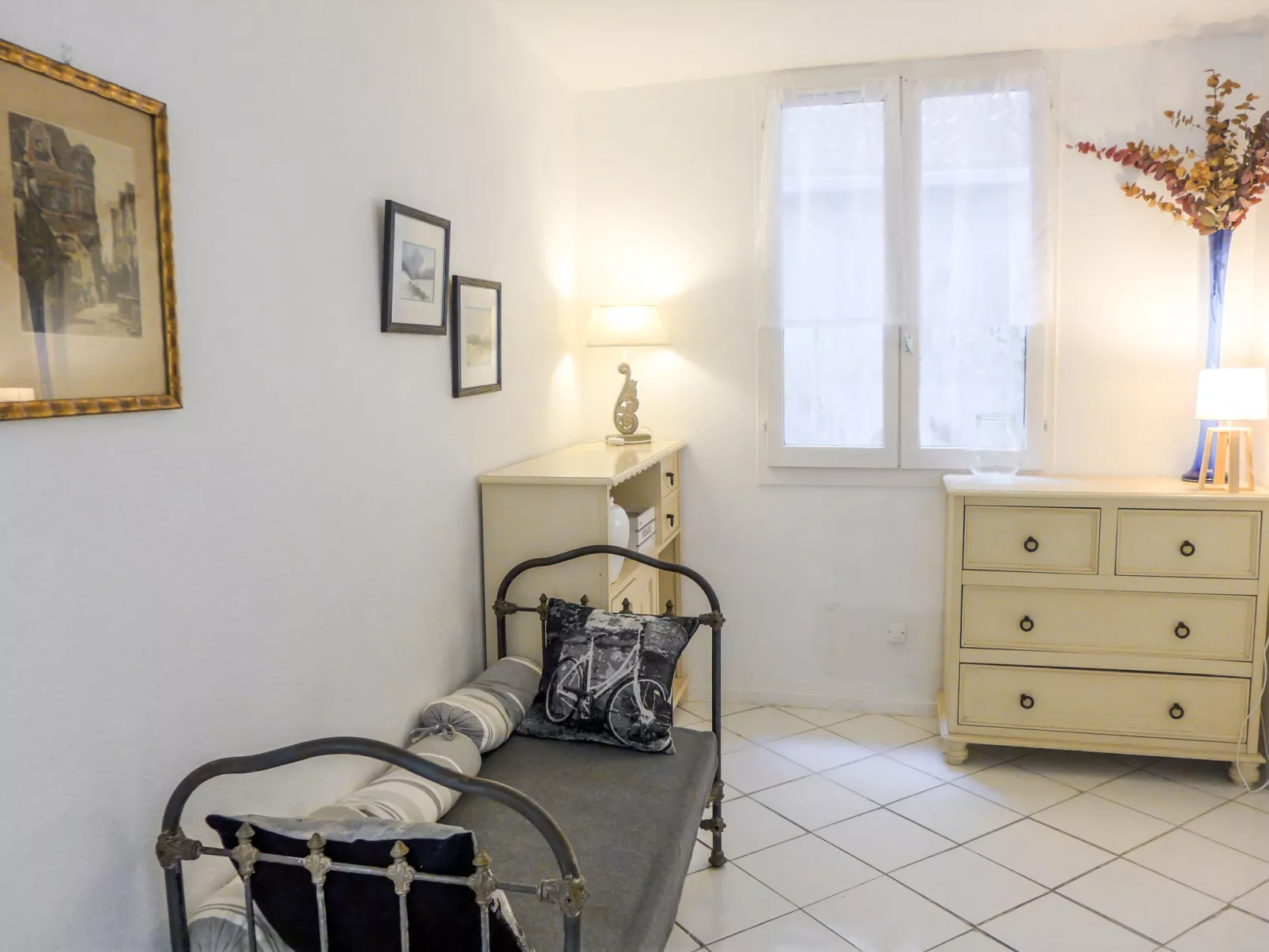 Vieux Nice-Inside