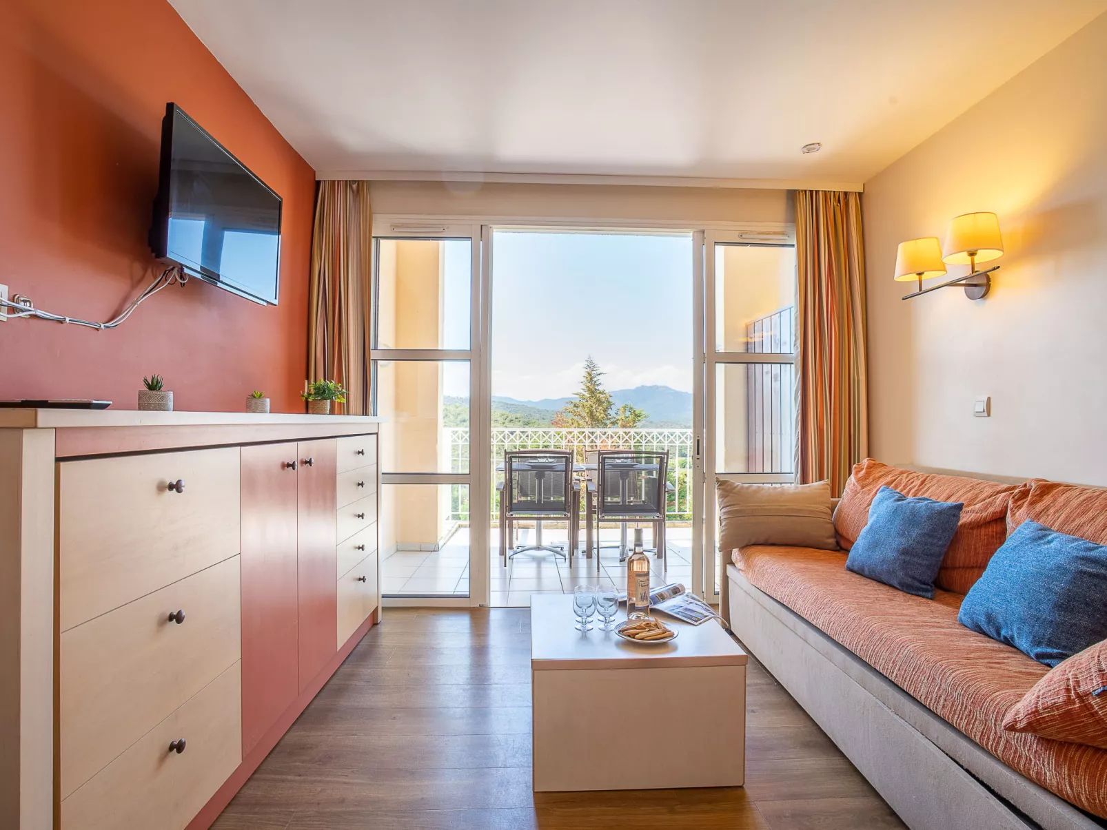 Le Village (C7 351)-Inside