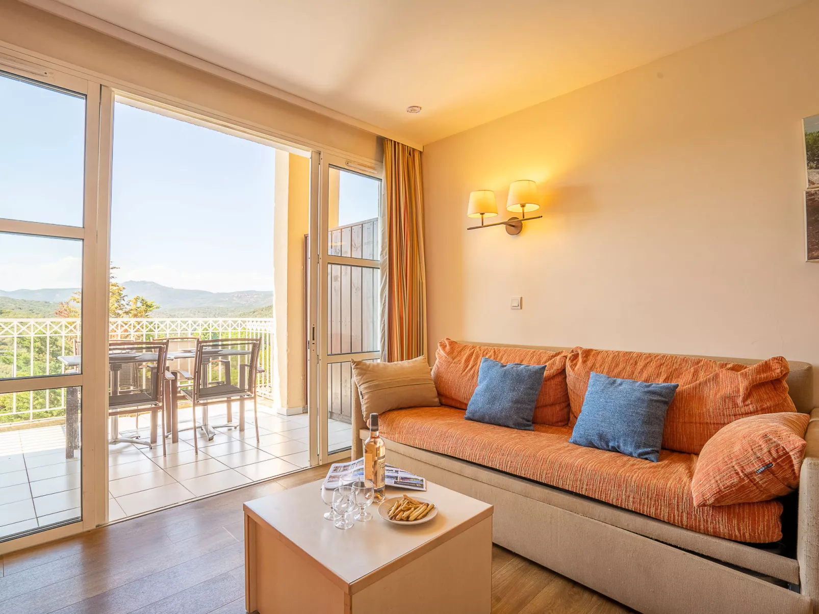 Le Village (C7 351)-Inside