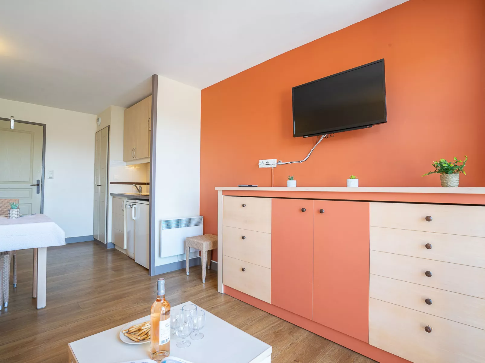 Le Village (C7 351)-Inside