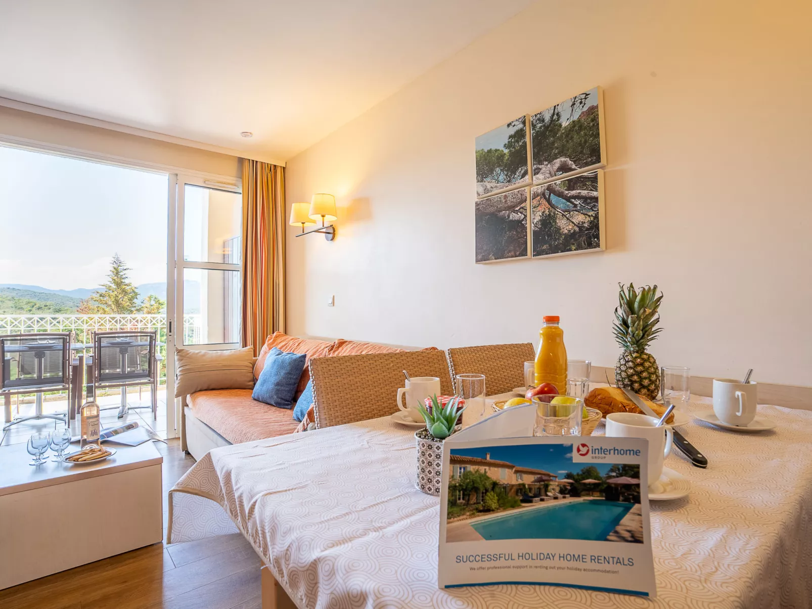 Le Village (C7 351)-Inside