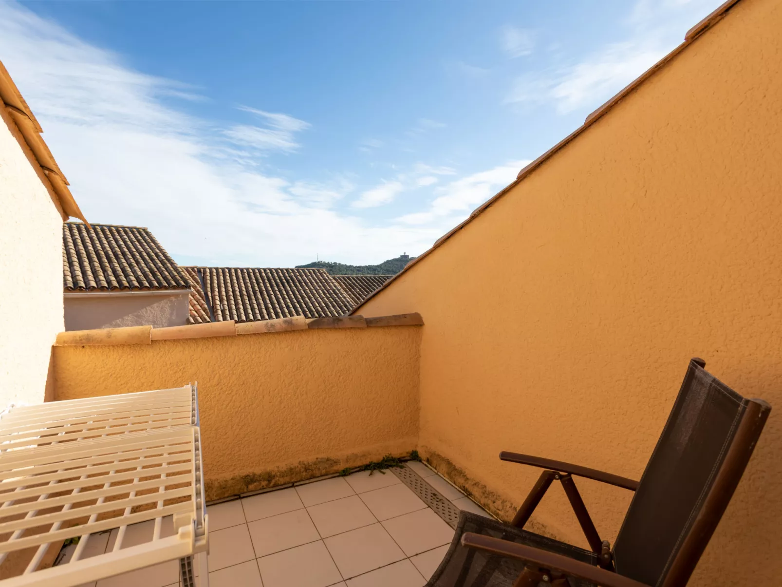 Le Village (C7 351)-Outside