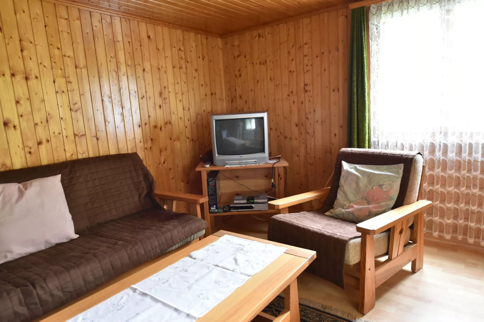 Chalet Edge-Living room