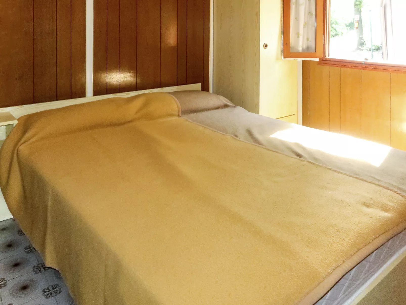 Bungalow B (AEG401)-Inside