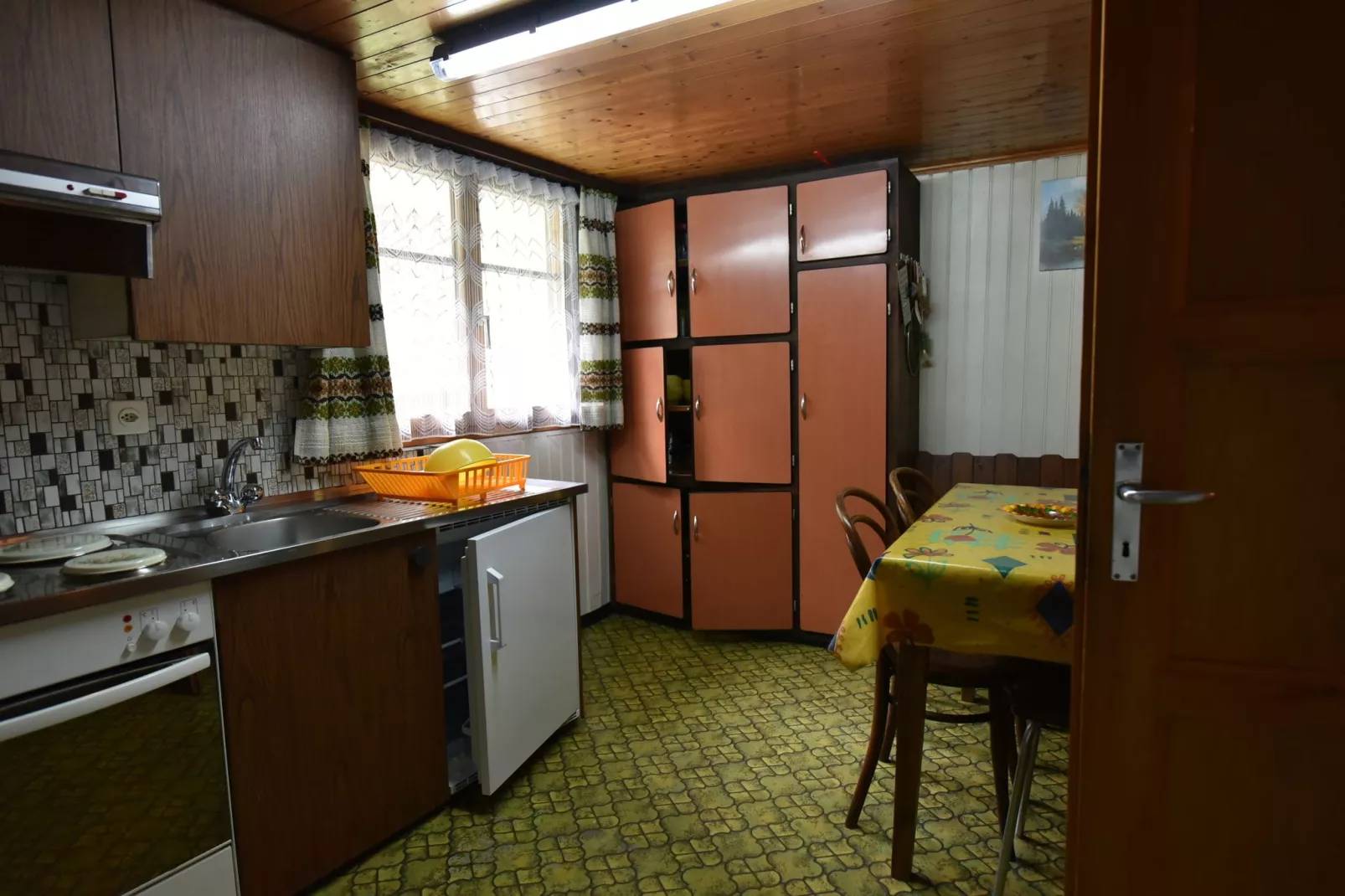 Chalet Edge-Kitchen
