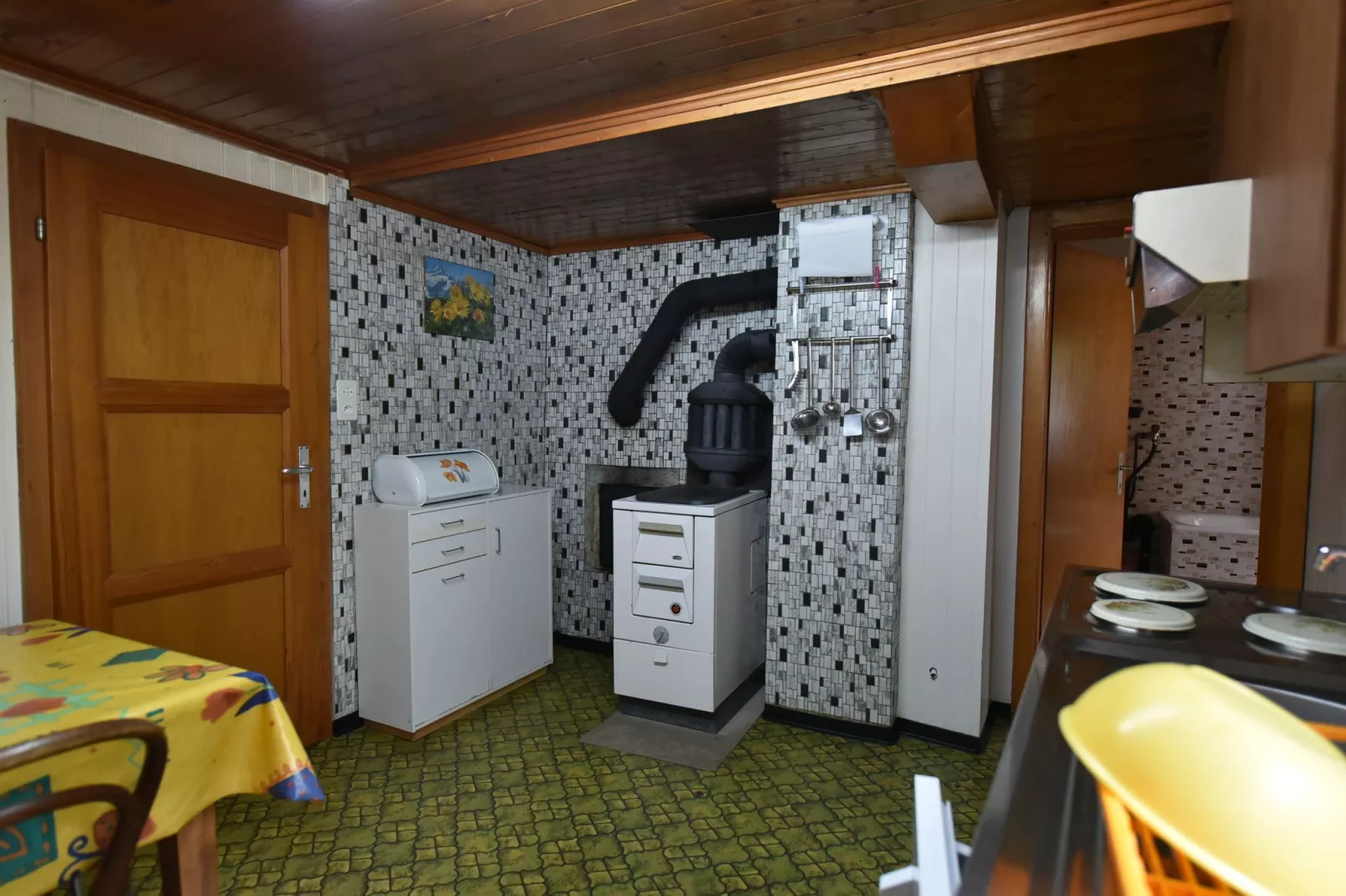 Chalet Edge-Kitchen