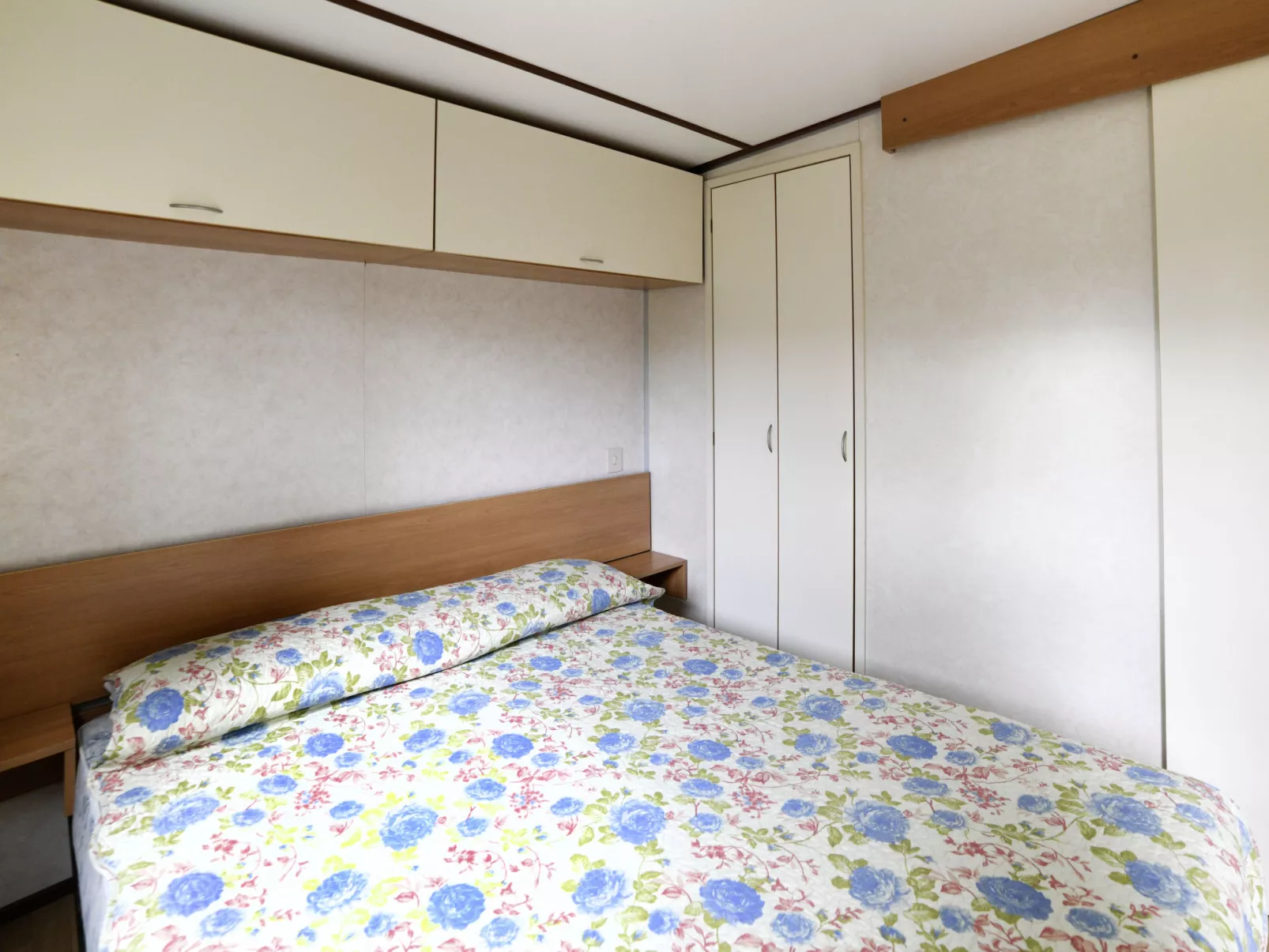 Mobilhome E (AEG403)-Inside