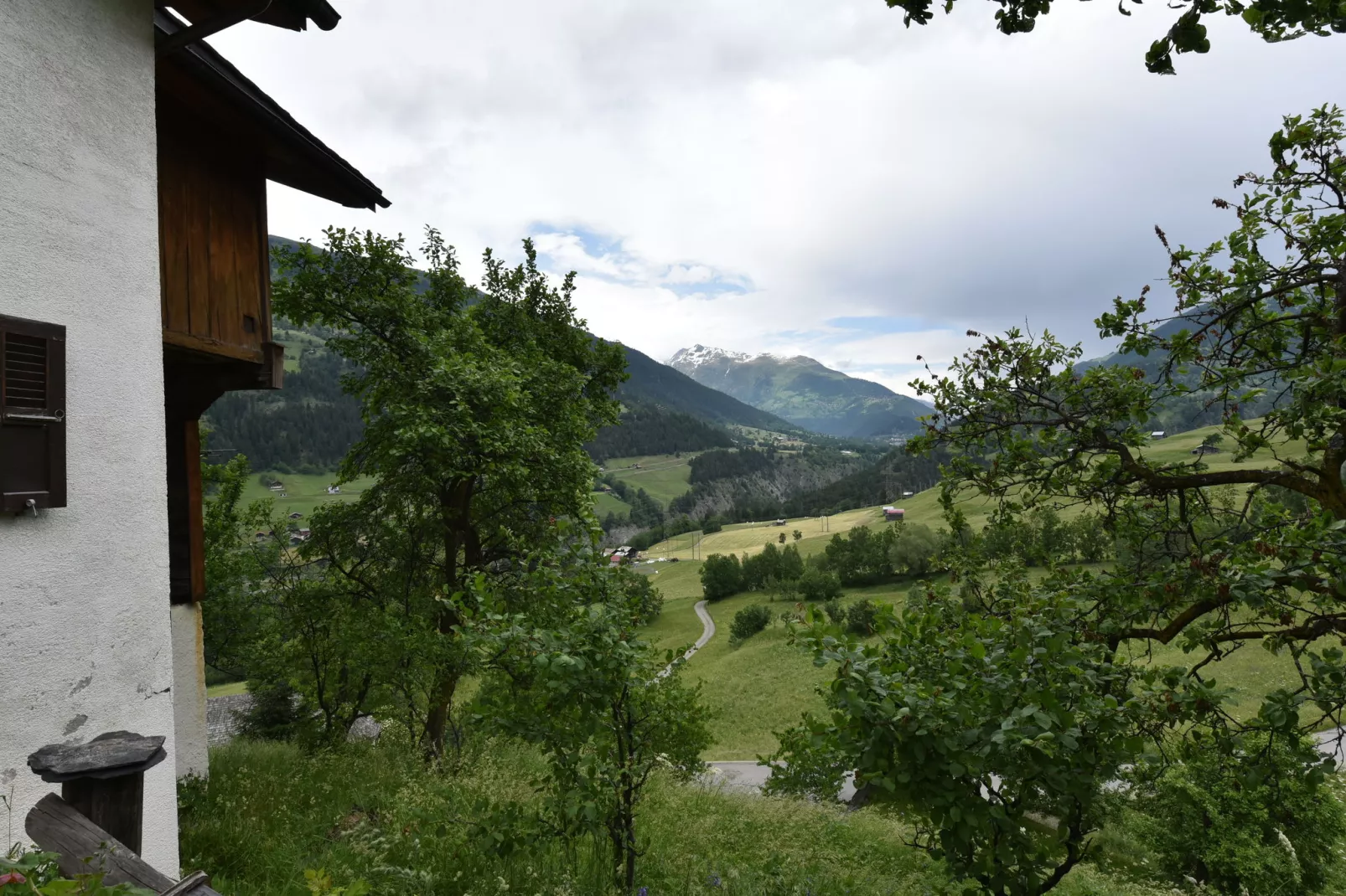 Chalet Edge-View summer