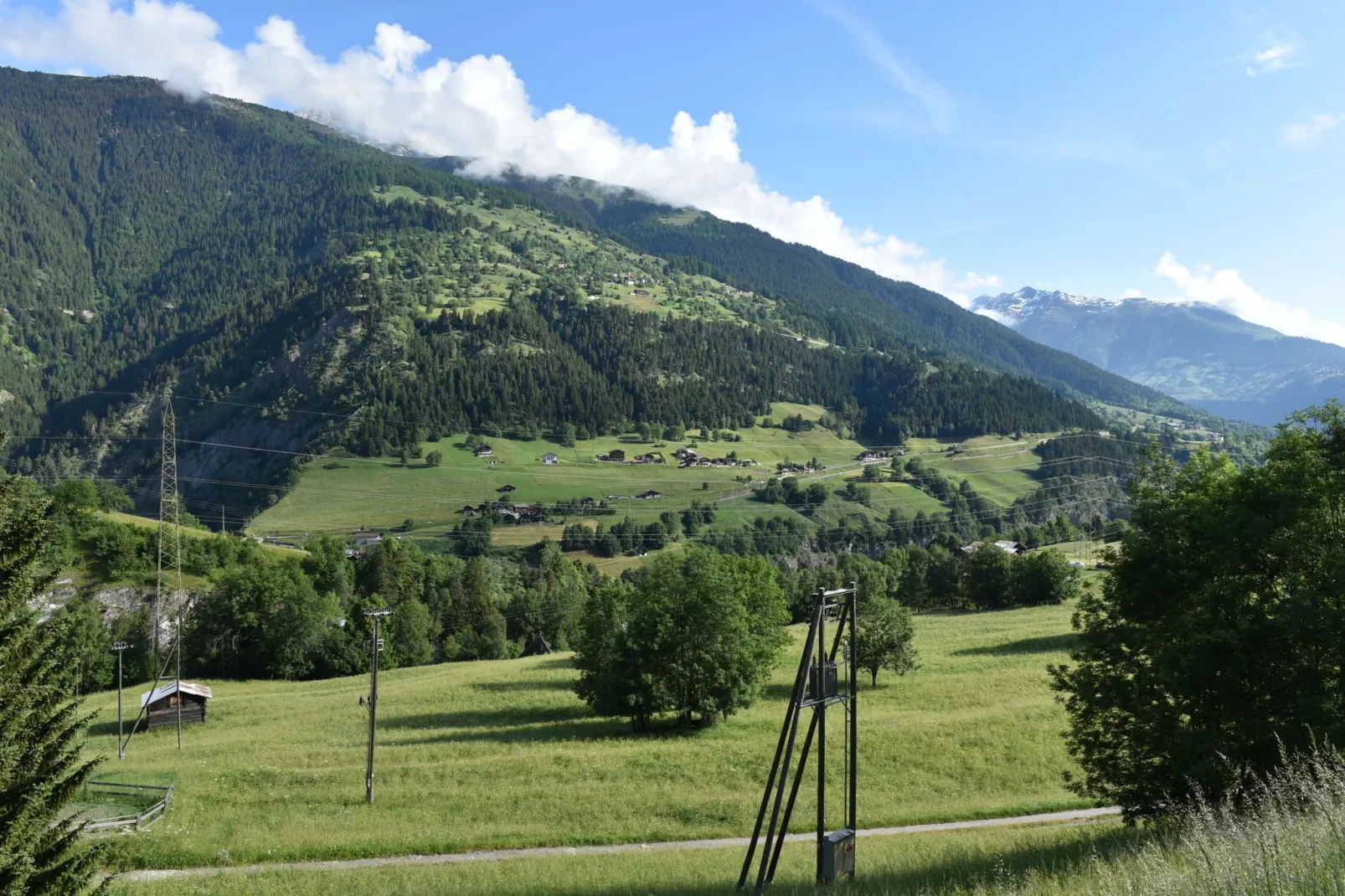 Chalet Edge-View summer