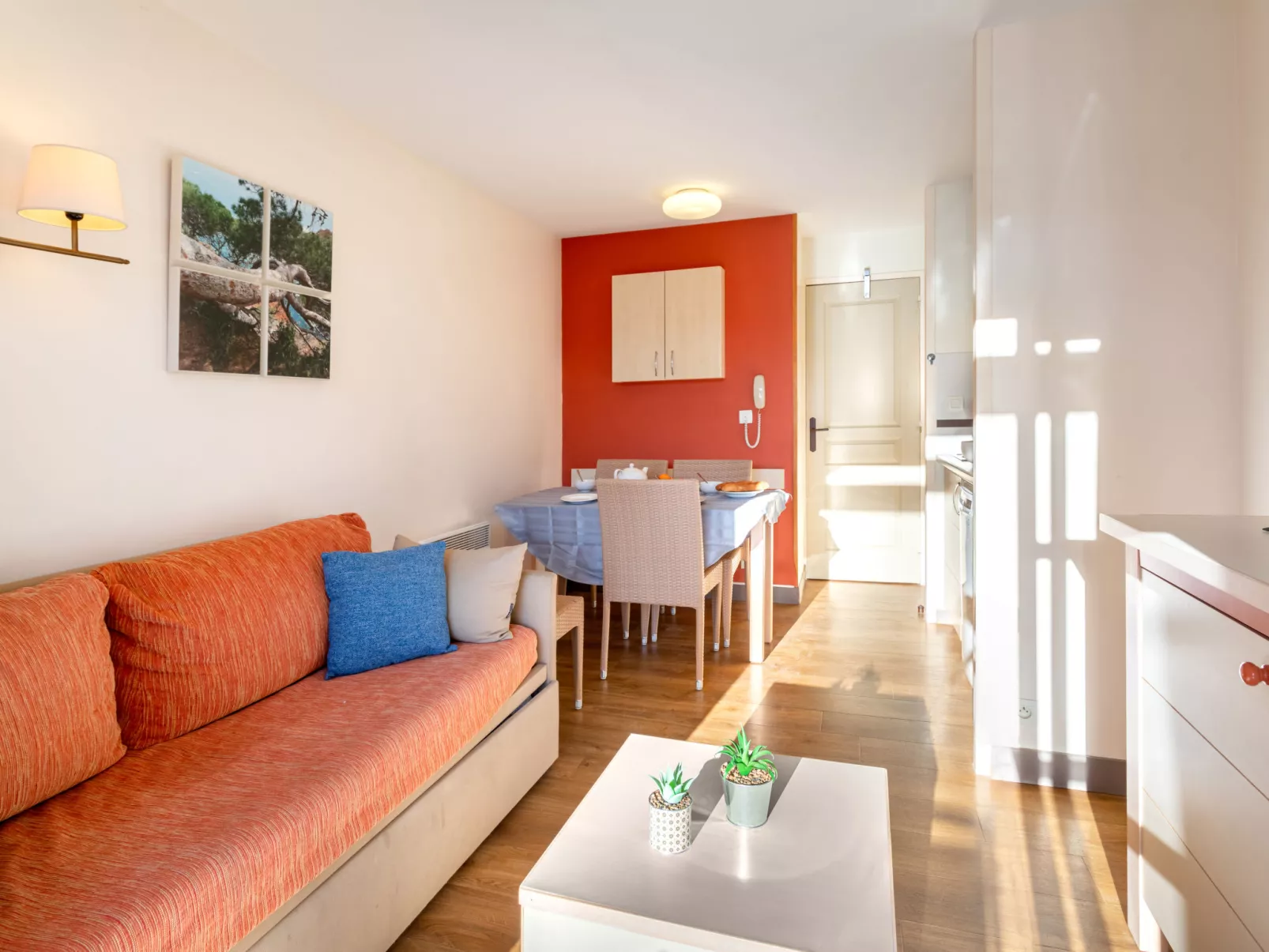 Le Village (B1 418)-Dedans