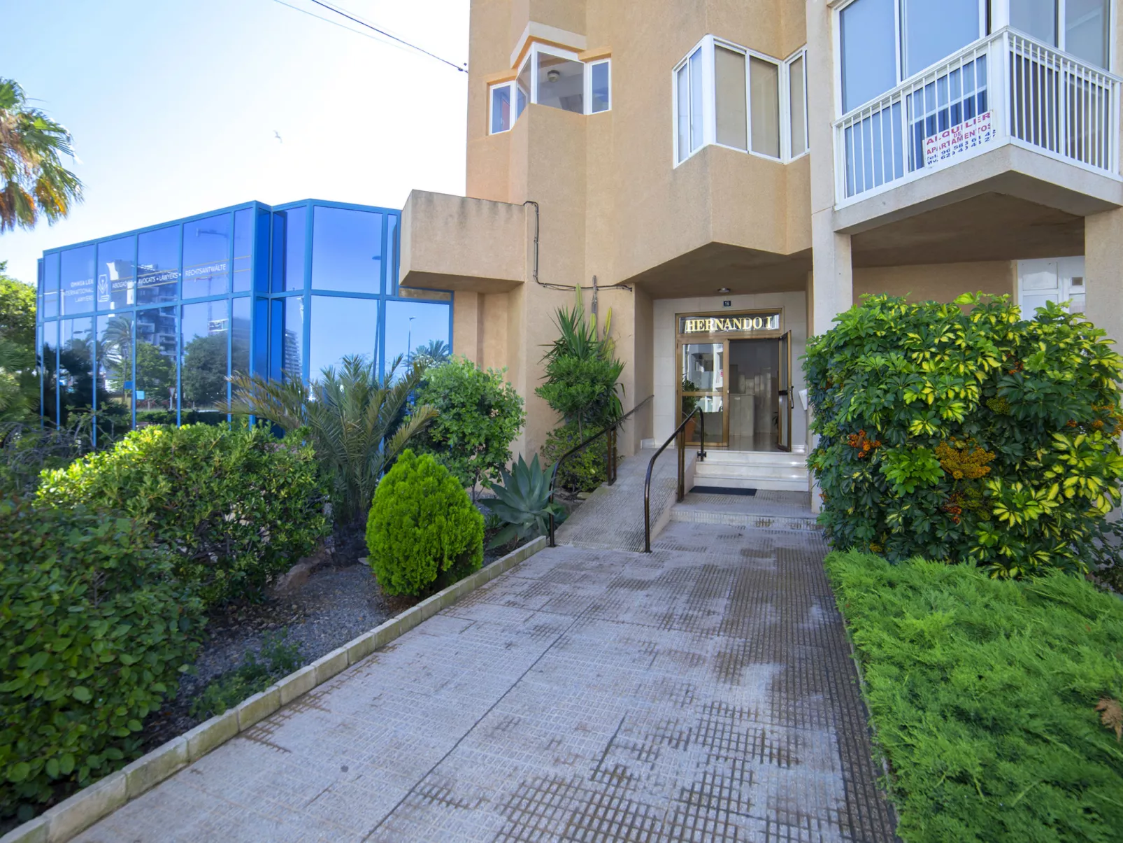 Casa Roucelle-Outside