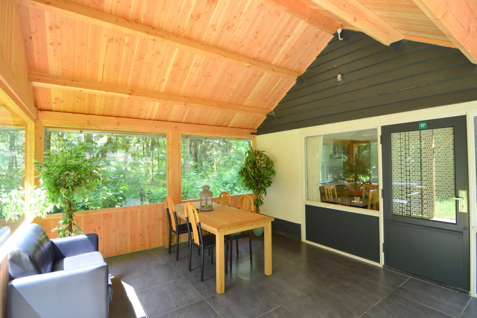 Vosseven 17 Wezel-Terrace balcony