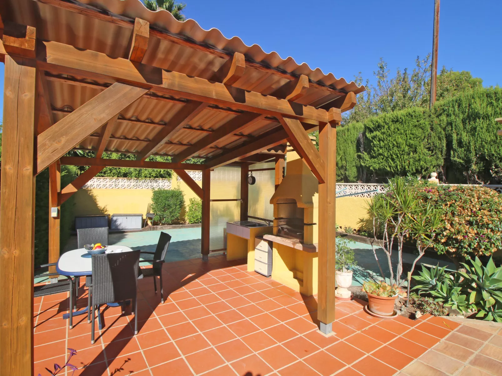 Jardin-Outside