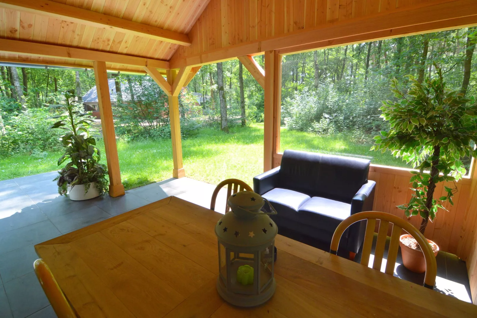 Vosseven 17 Wezel-Terrace balcony