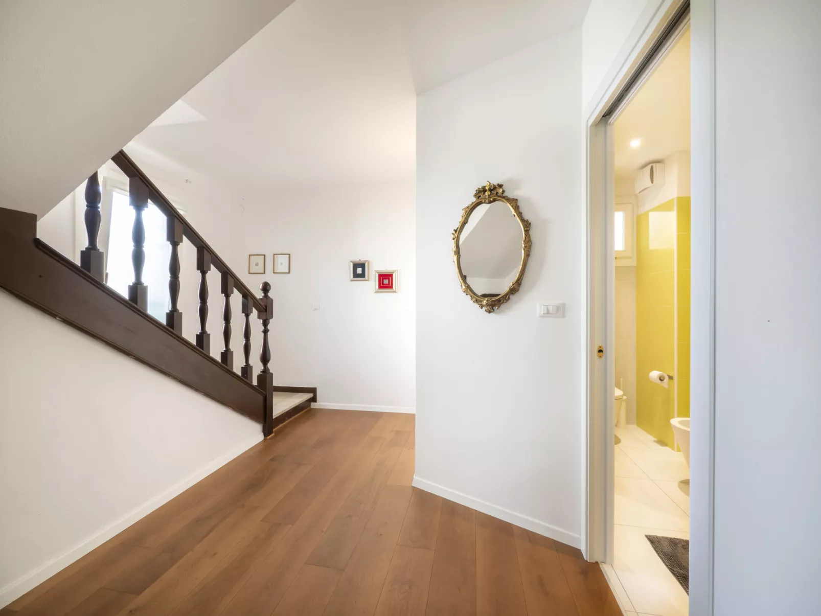 Casa Con Le Rose-Inside