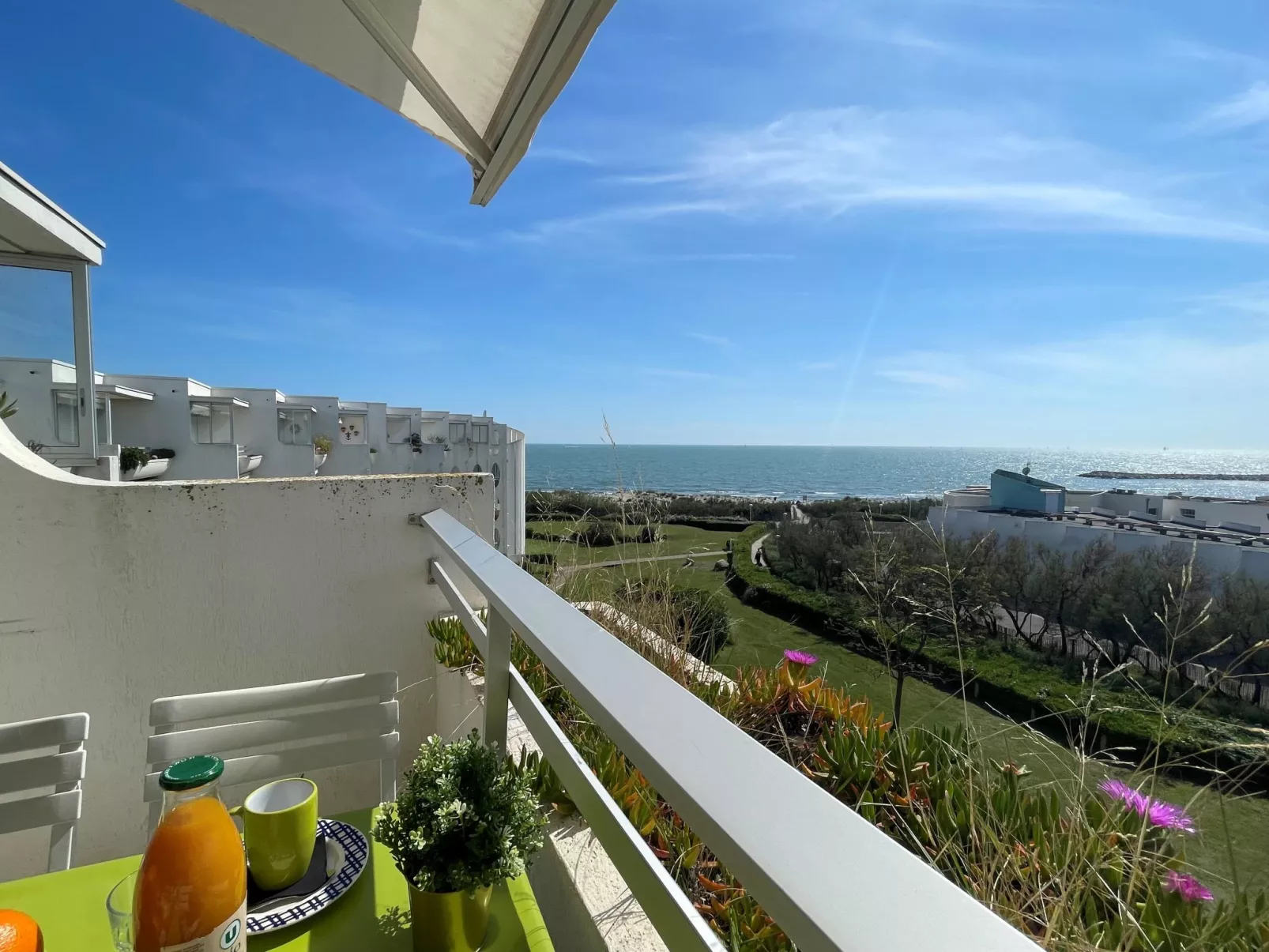 Les Terrasses de la Mer-Outside