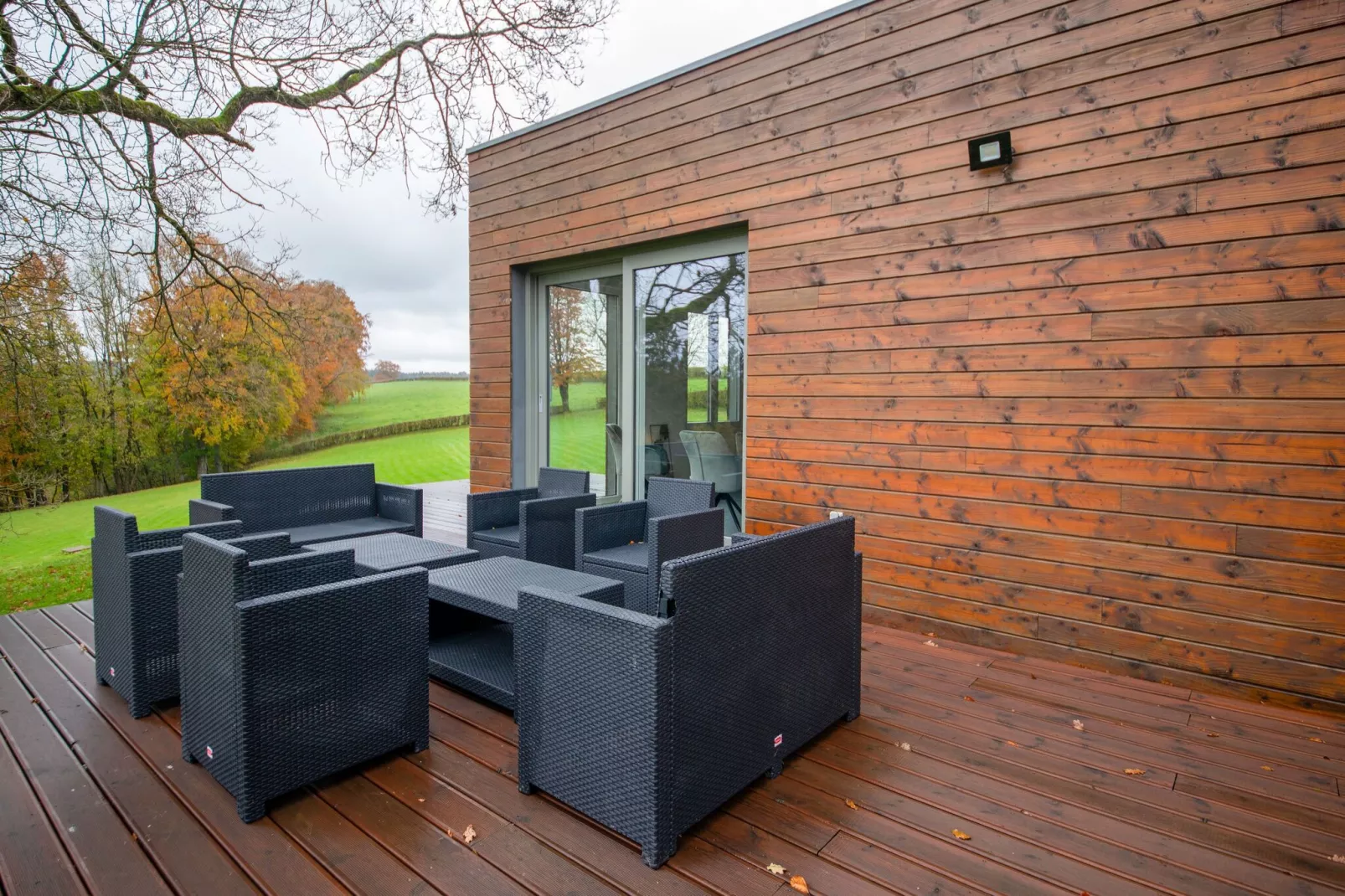 Superbe maison de vacances pour 15 adultes située à Champagne Le chêne et l'eau-Terrace balcony