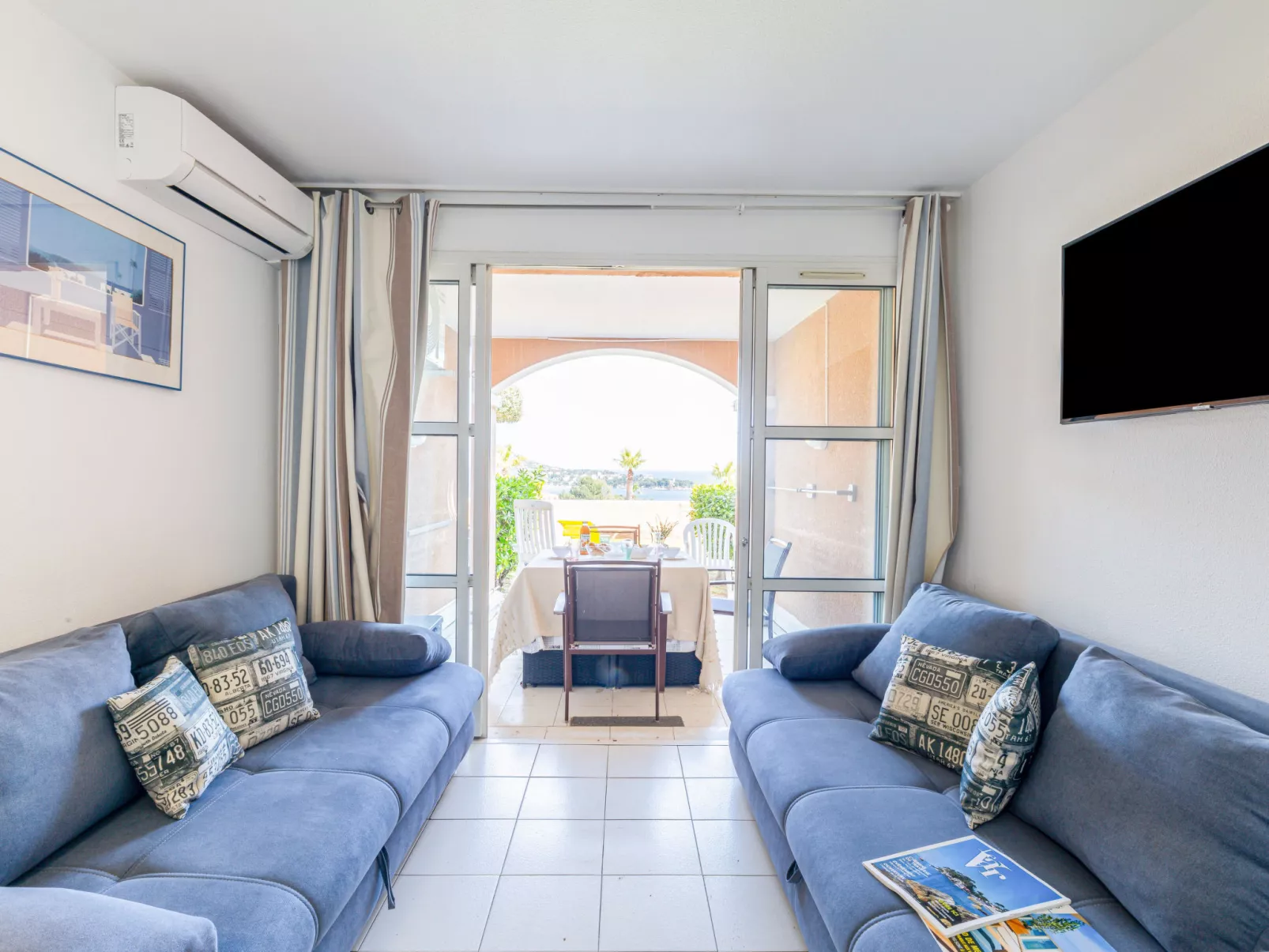 Le Village (E1103)