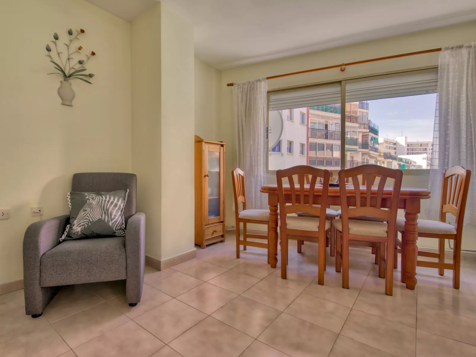 Calpe Pueblo-Inside