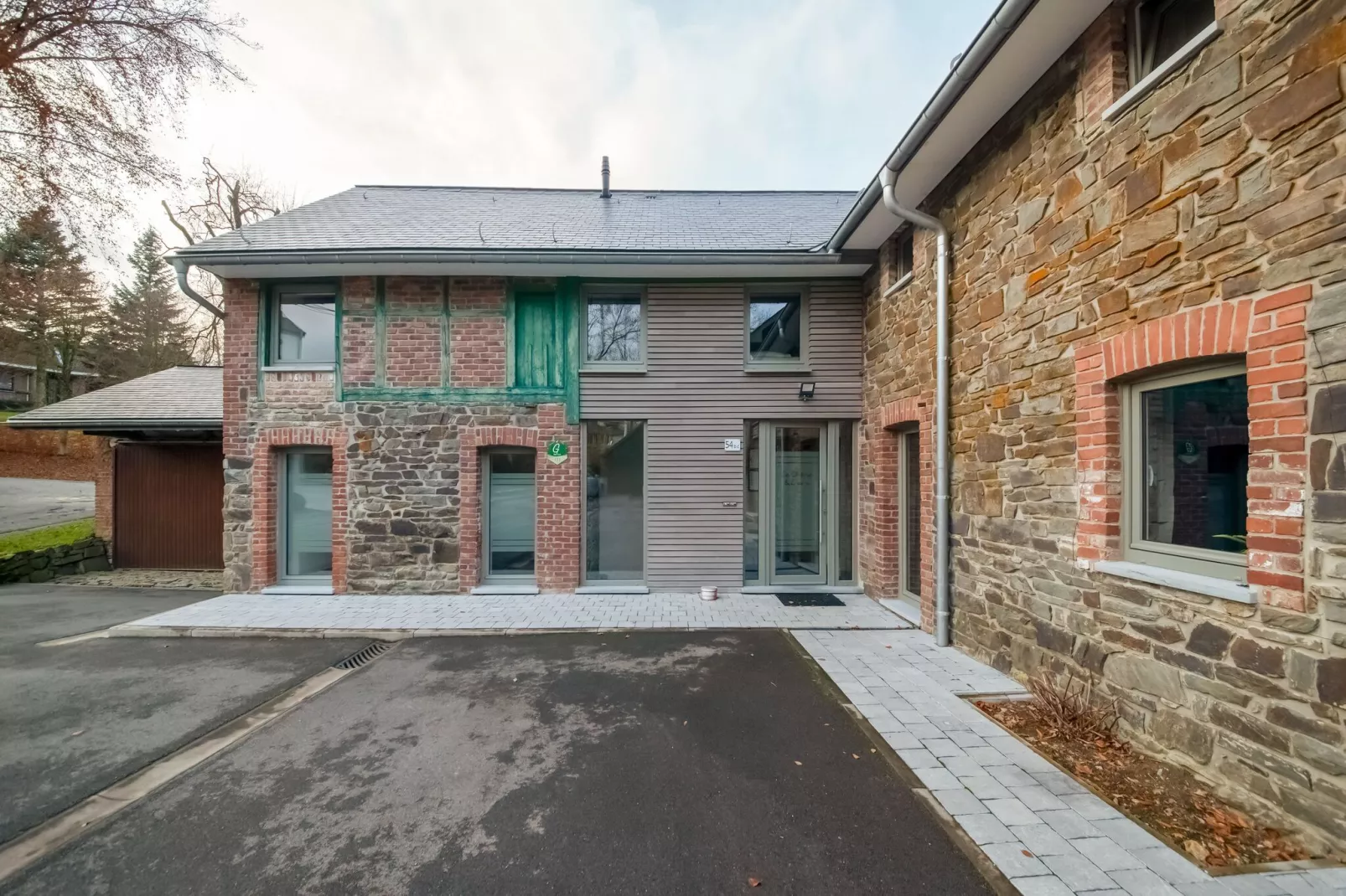 Superbe maison de vacances pour 15 adultes située à Champagne Le chêne et l'eau-Exterior summer