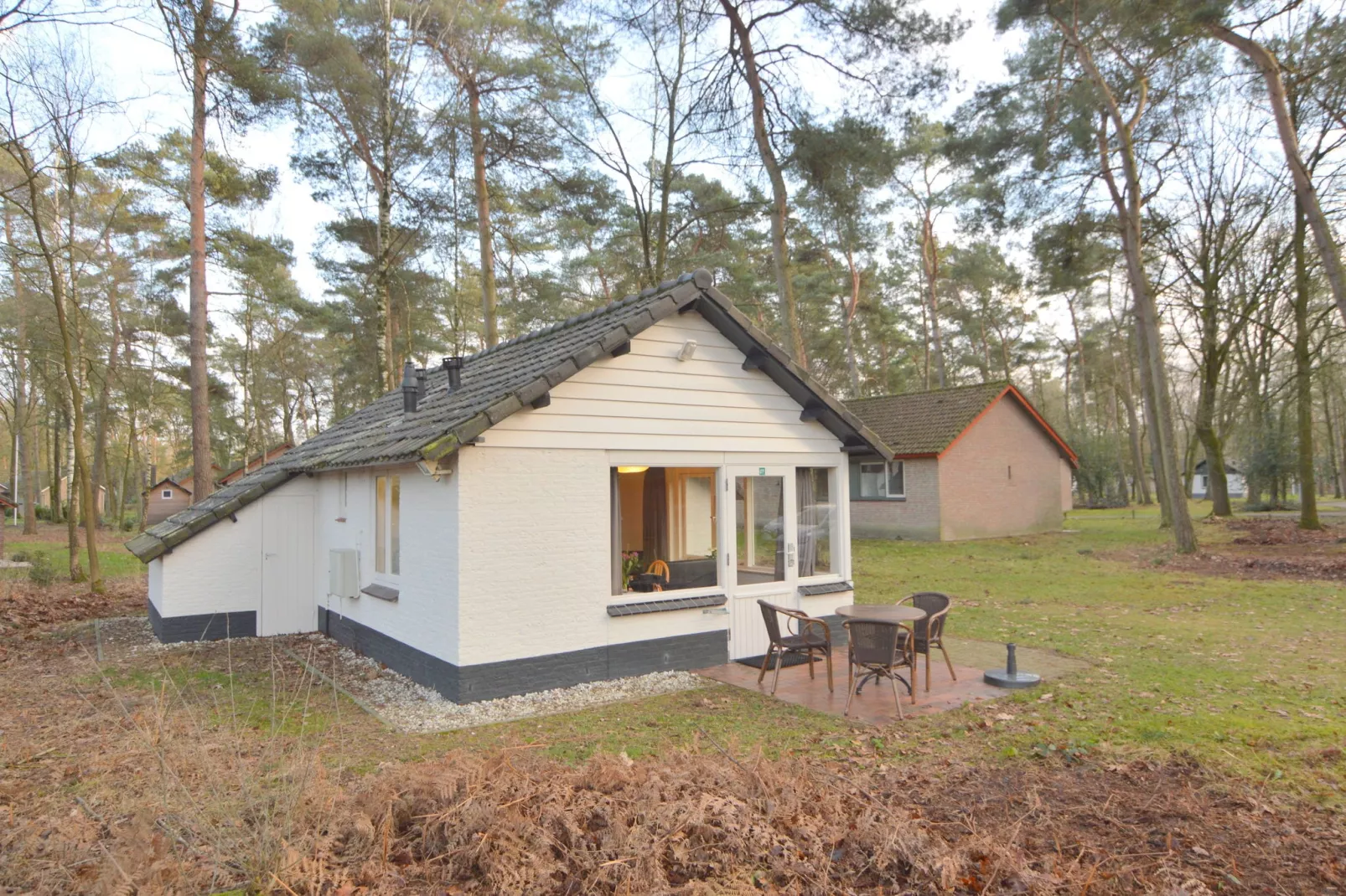 Bungalow 27-Exterior summer