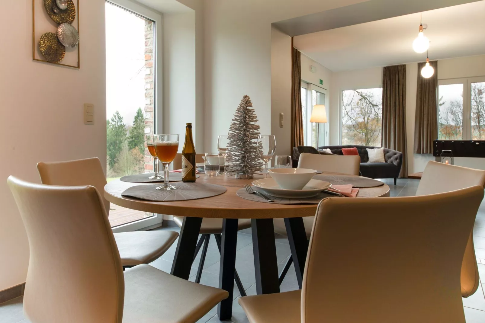 Superbe maison de vacances pour 15 adultes située à Champagne Le chêne et l'eau-Dining room
