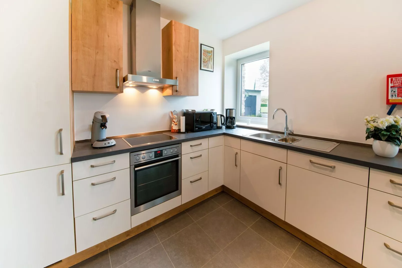 Superbe maison de vacances pour 15 adultes située à Champagne Le chêne et l'eau-Kitchen