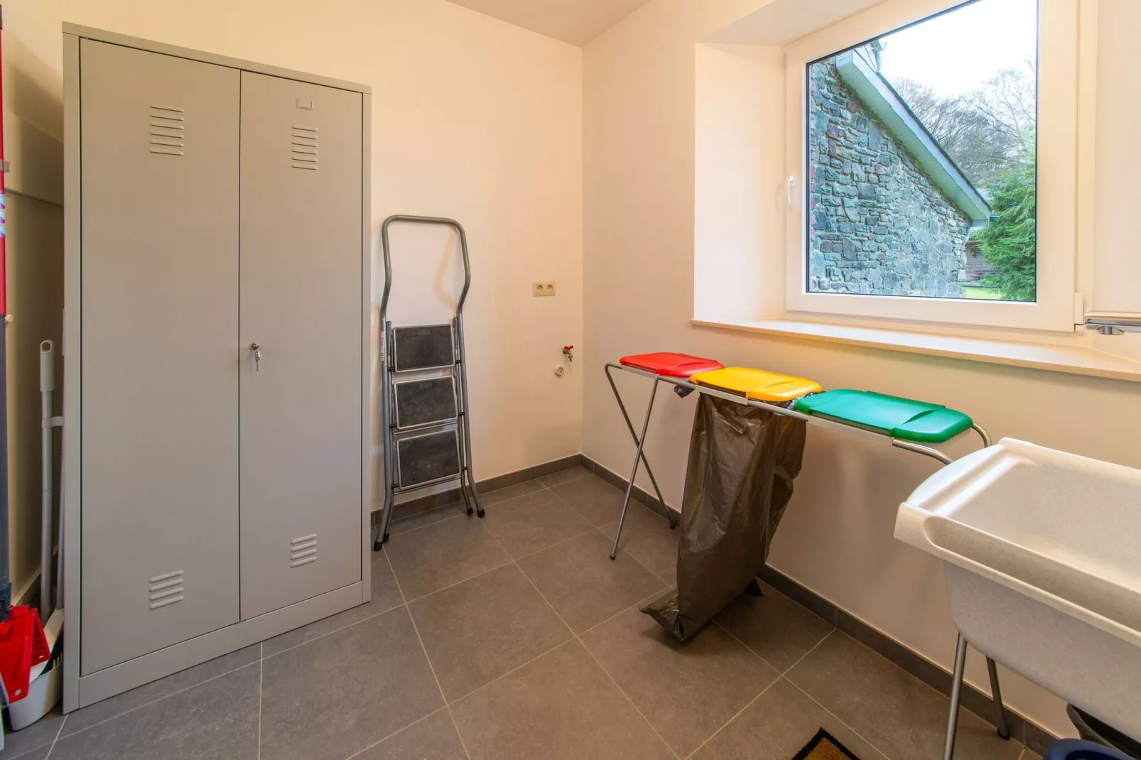 Superbe maison de vacances pour 15 adultes située à Champagne Le chêne et l'eau-Bedroom