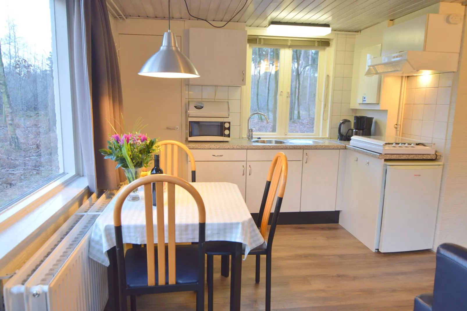 Bungalow 27-Dining room
