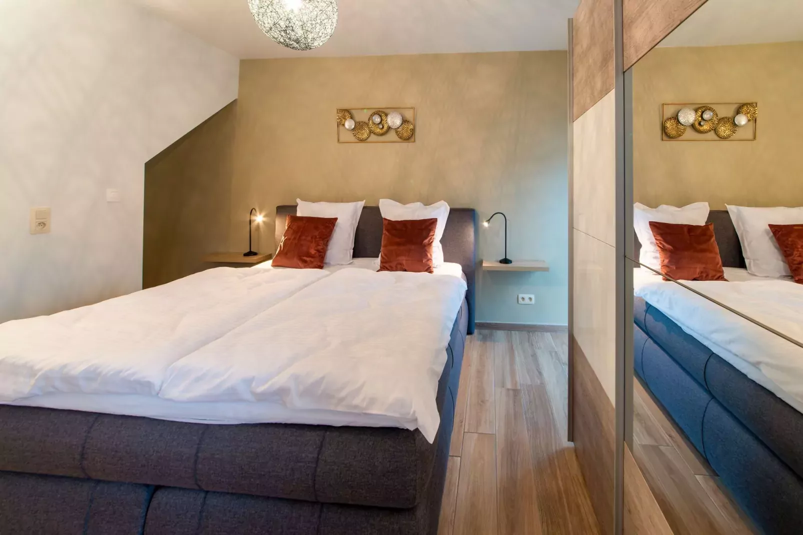 Superbe maison de vacances pour 15 adultes située à Champagne Le chêne et l'eau-Bedroom