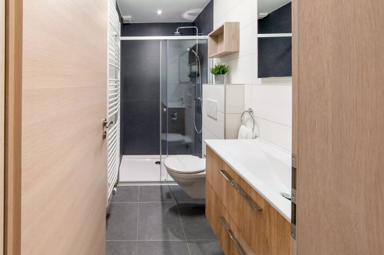 Superbe maison de vacances pour 15 adultes située à Champagne Le chêne et l'eau-Bathroom