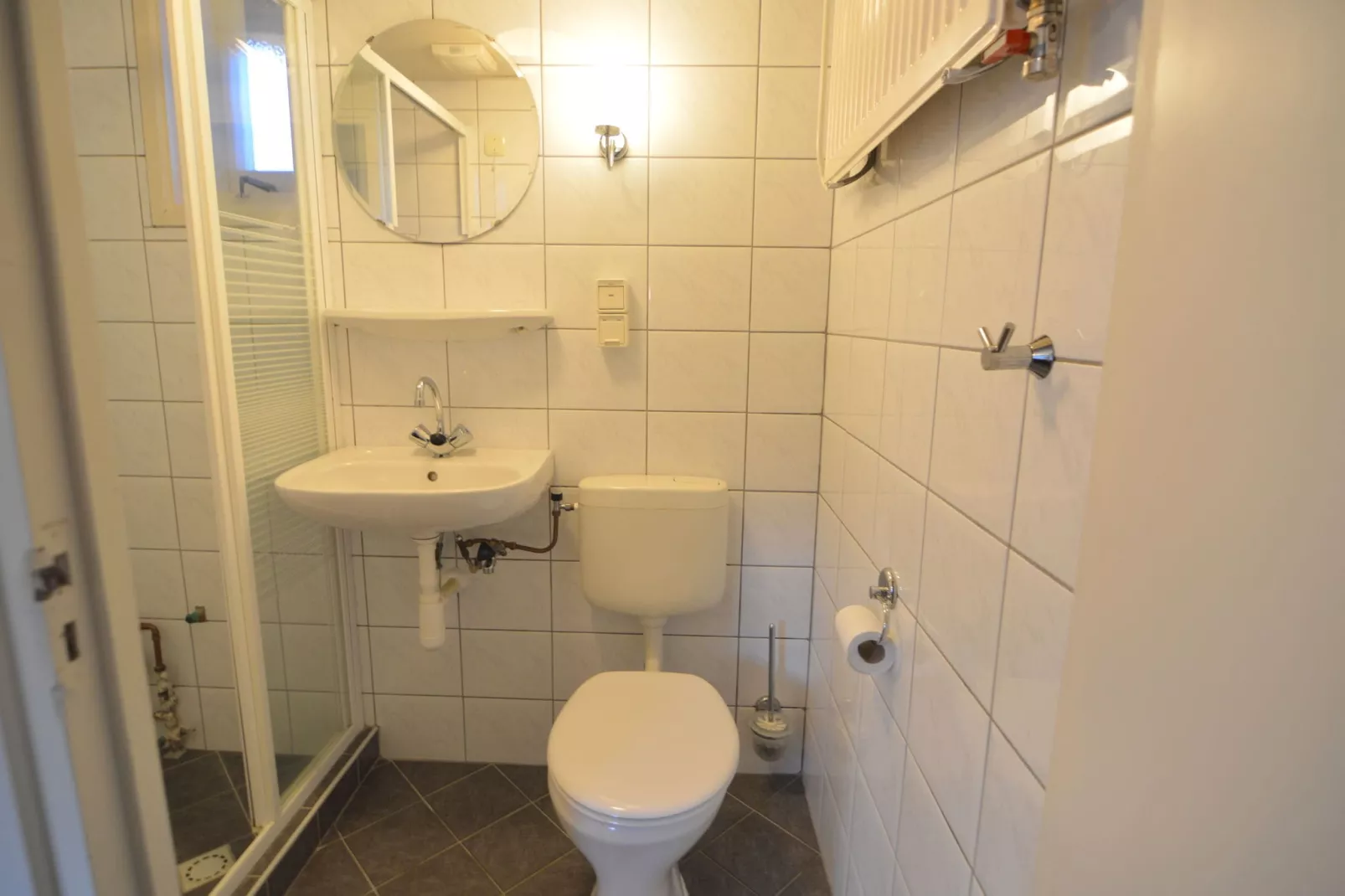 Bungalow 27-Bathroom